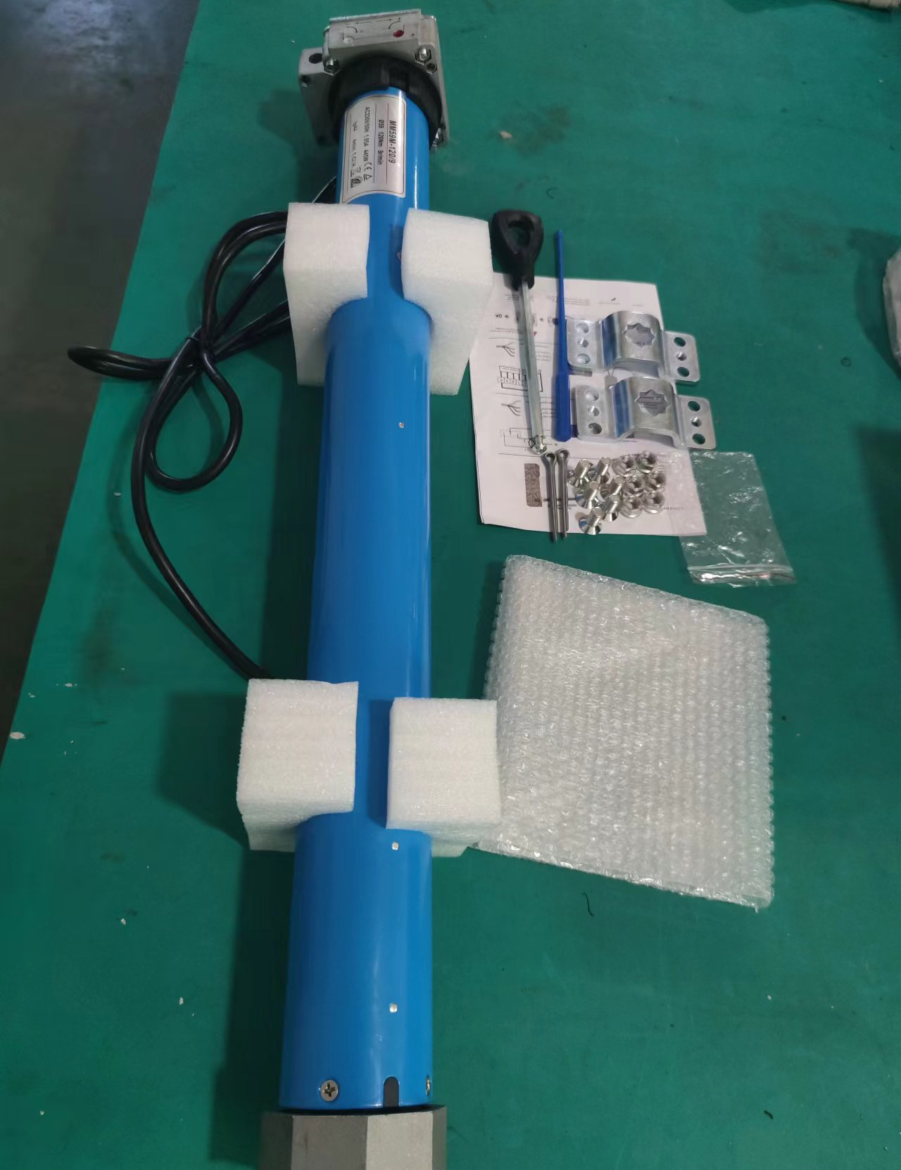 High Quality European Retractable Shutter Door Manual Control Durable Iron for Industrial Use